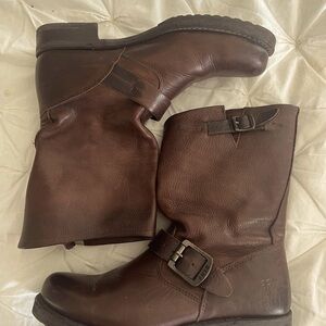 Frye women’s Veronica Slouch short boots size 7.5